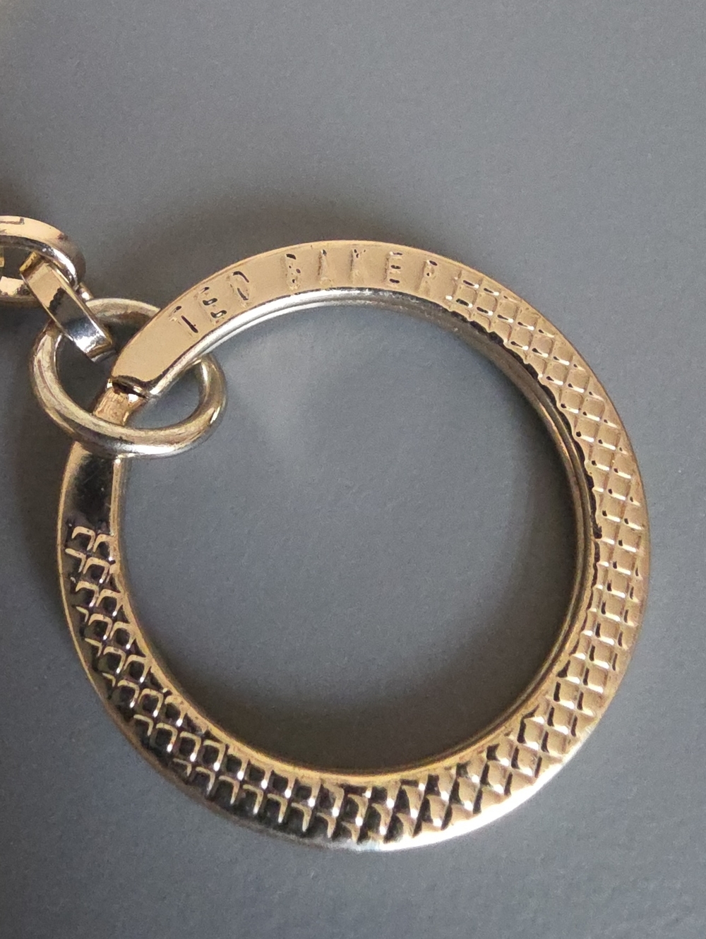 TED BAKER LONDON Tabbiee Cat Coin Keychain - Picture 3 of 10